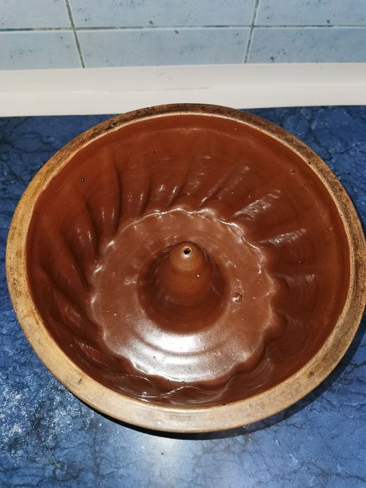 Kamionkowa forma do pieczenia babki z kominem duża
