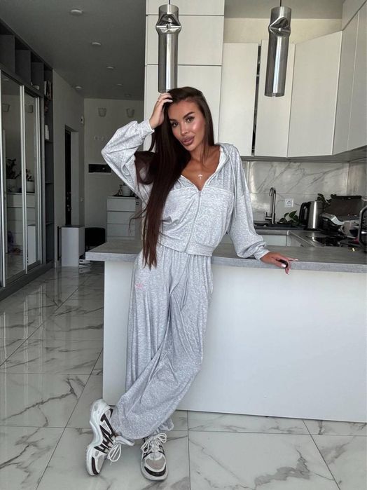 Костюм велюровый есть олх доставка