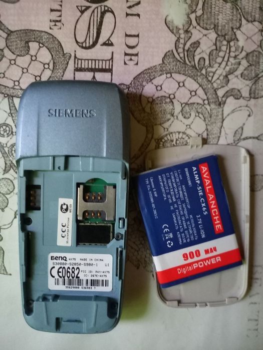 Продам Siemens AX-75 в гарному робочому стані  350 гривень.