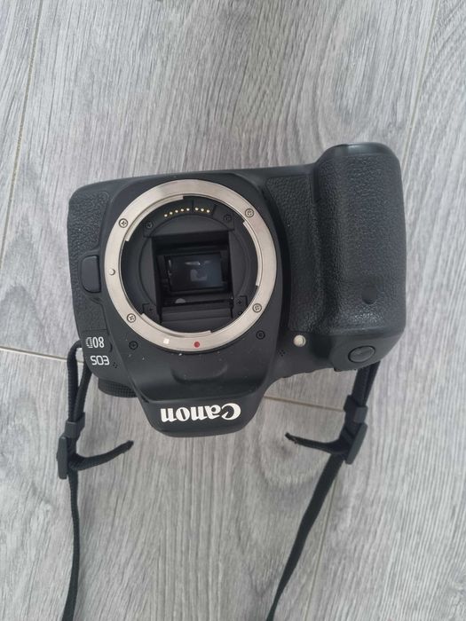 Фотоапарат Canon EOS 80D