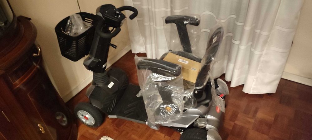 Scooter por estrear de mobilidade reduzida