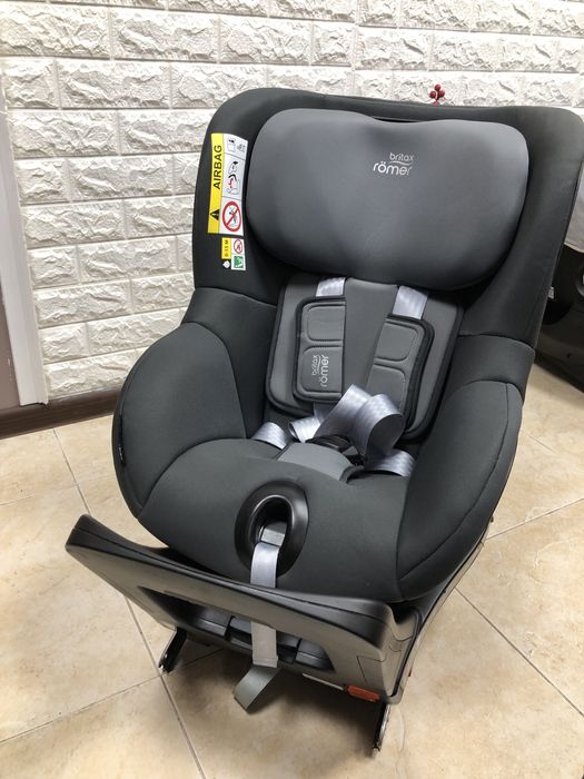 Автокрісло Britax Römer DUALFIX M i-SIZE Група 0+/1 (0-18 кг)