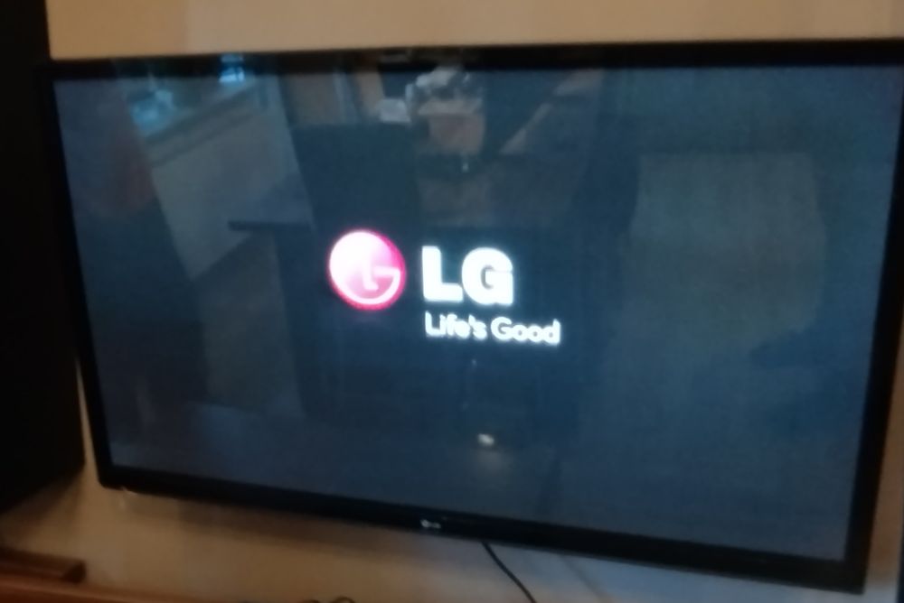 Telewizor LG50PM4700 3D SmartTV 50 cali PLAZMA 600 Hz  LAN VESA Wada