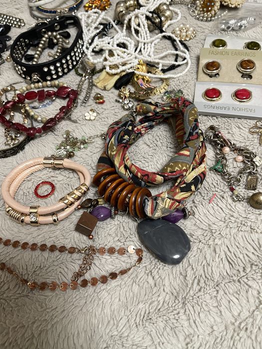 Набір біжтерії, Великий лот біжутерії, 50/50 лом та цілі прикраси