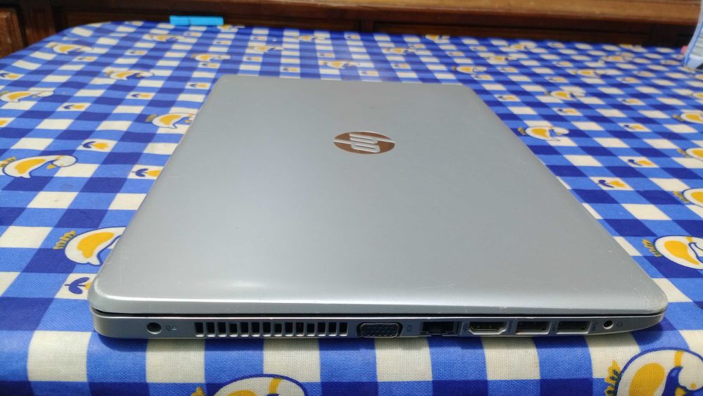 HP Notebook  14-bs001np  core I3