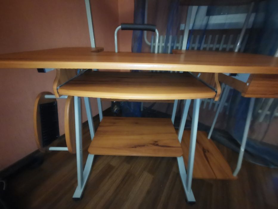 Стіл для школяра
