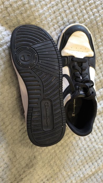 Buty sportowe chłopięce 38 czarno-białe