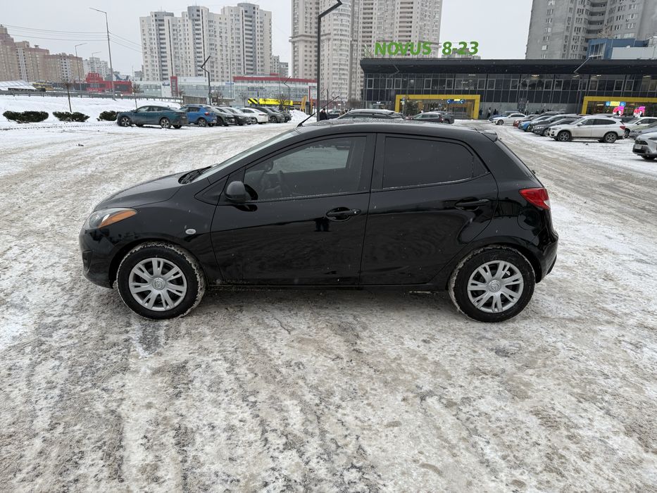 Мазда 2 автомат 2011 Mazda 2