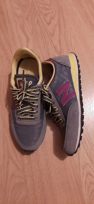 Sapatilhas New Balance modelo 410