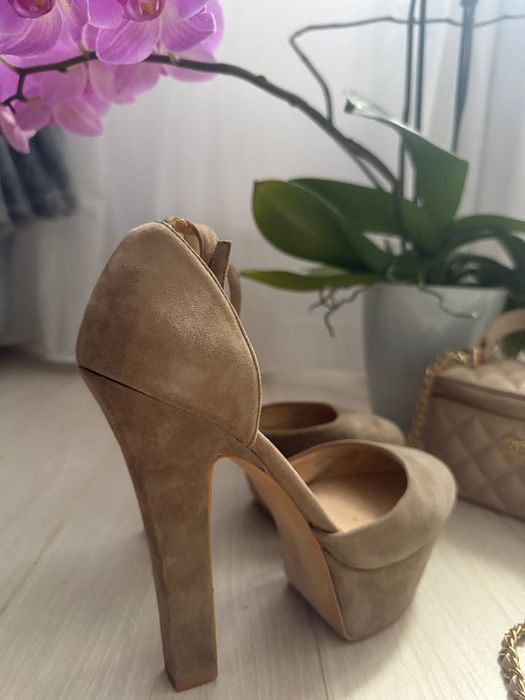 Продам туфлі Zara 38 розмір, 24.5 см , замшеві , сірі