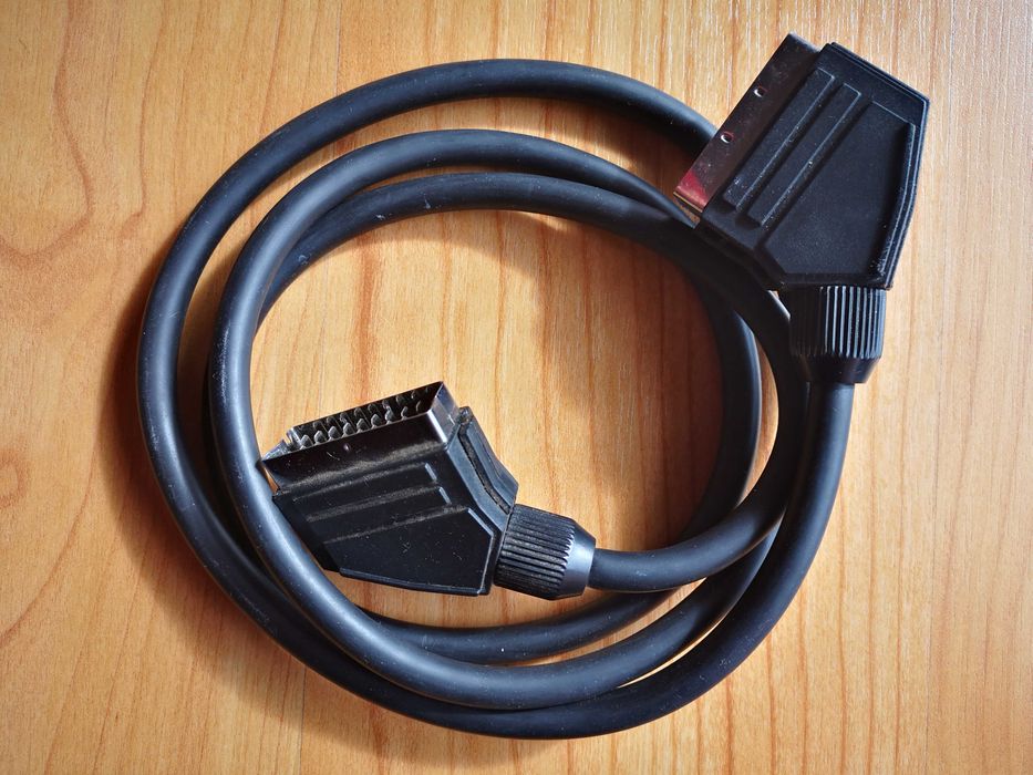 3 Cabos de ligação Scart