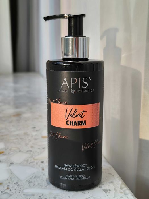 APIS Velvet Charm nawilżający balsam do ciała i dłoni, 300 ml (nowy)
