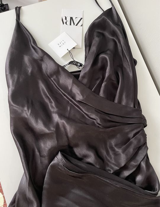 Сукня  ZARA міді з сатину нова