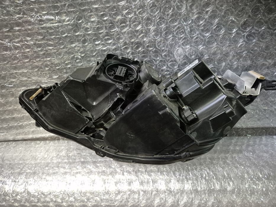 Vw Golf VIII Lampa Led reflektor prawy