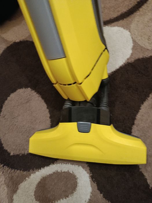 Миючий пилосос Karcher FC 5 Cordless (1.055-601.0)
Жовтий
Об'єм пилозб