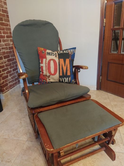 Cadeira de baloiço com pousa pés