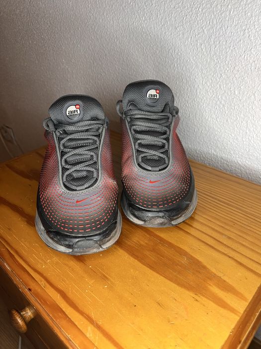 Sapato DN Nike vermelho e preto