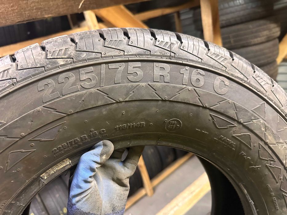 Шини зима 225/75R16C Continental VancoWinter 2  4 шт 9-10мм