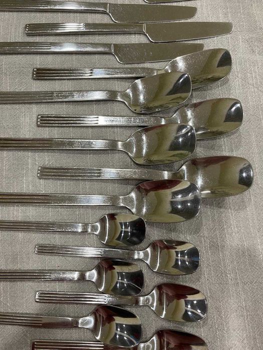 Talheres em aço inoxidável - 24 peças - 6 conjuntos