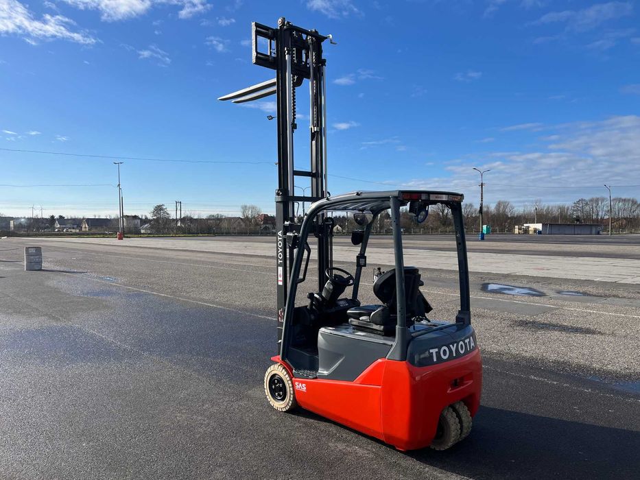 Wózek widłowy elektryczny TOYOTA TRAIGO 16 48V - 8FBET16 - 2015 rok