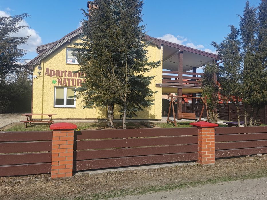 Pensjonat, dom wielorodzinny, 4 niezależne mieszkania 400m2 + 15a działka, wyposażony budynek, gotowa inwestycja do życia i biznesu nad jeziorem 150m