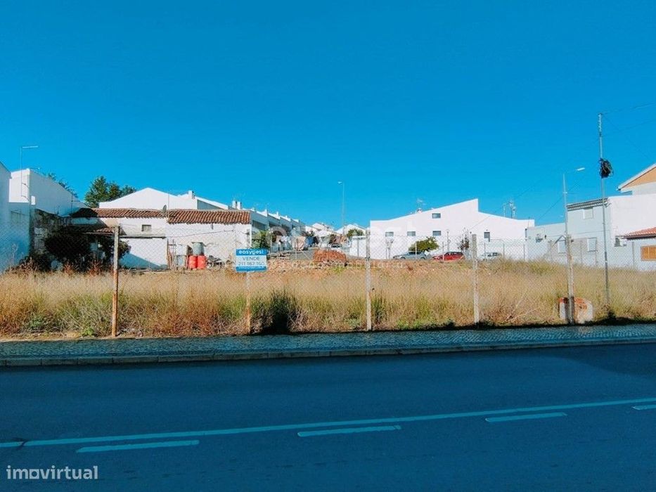 Moradias e Terrenos Urbanos em Zona Privilegiada da vila de Aljustrel
