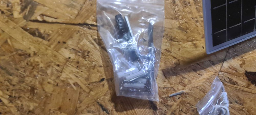 Zewnętrzna kamera IP 4G SMART DETEKCJA PIR bateria solarna GSM + karta