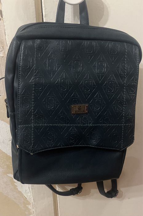 Удобный и вместительный рюкзак