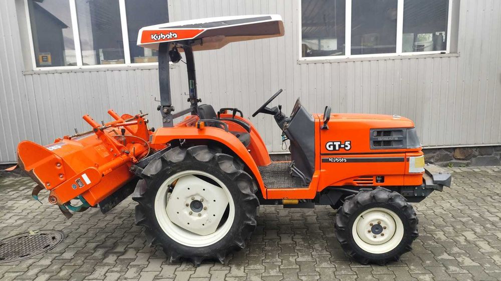 Japoński traktorek Kubota GT 5 z glebogryzarką 150 4x4 23 KM Wspomaganie