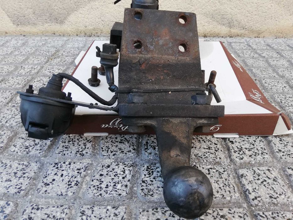 Engate com bola para reboque