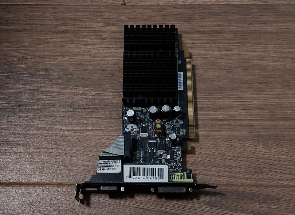 Placa gráfica XFX Geforce 7200GS 128/512Mb