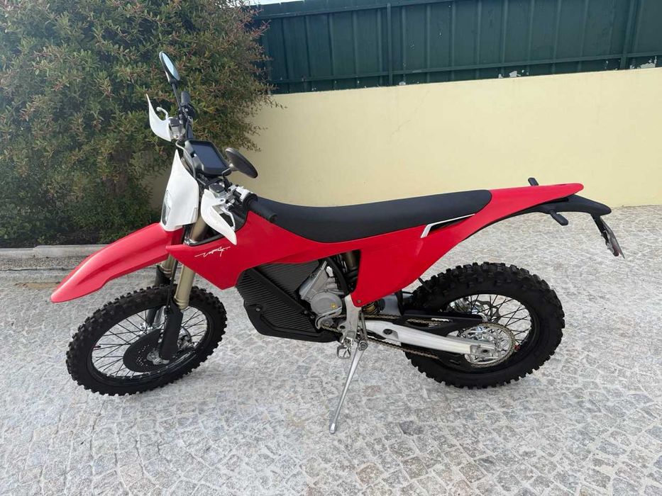 Enduro Stark Varg EX Alpha 80cv EV Elétrica