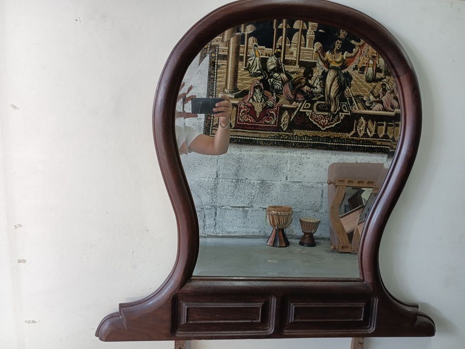 Espelho para cómoda em mogno, medidas 92/88cm altura
