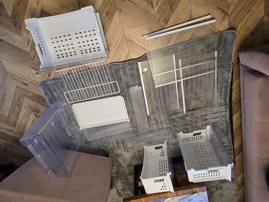 Szuflady i półki do lodówki Beko CNK321EC0A