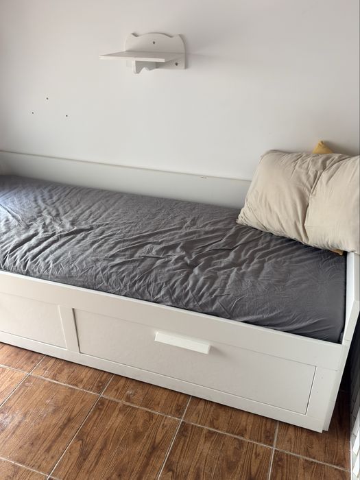 Sofá-cama retratil IKEA BRIMNES