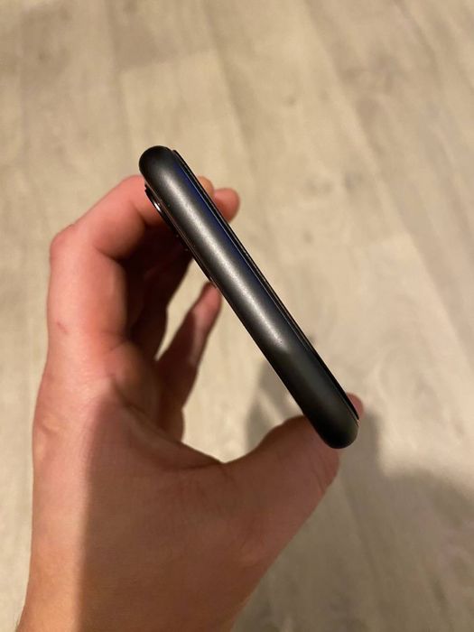 Продам срочно iphone 11