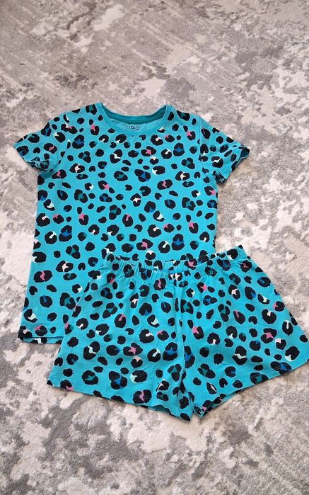 Піжама( шорти та футболка) 134 розмір M&S