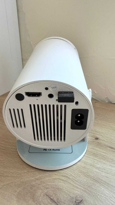 Смарт проєктор HY300  projector