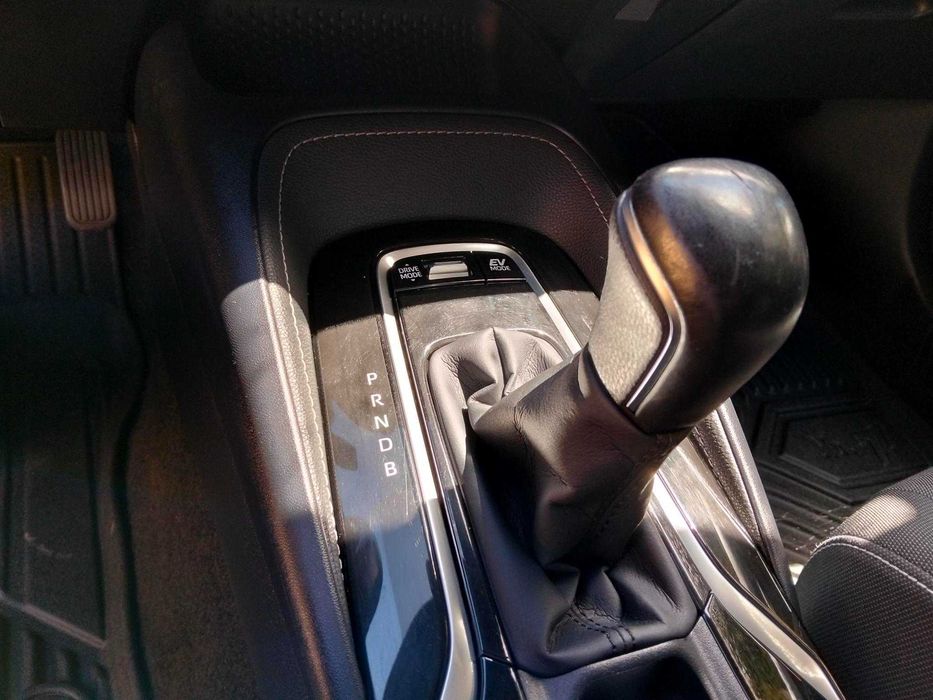 Toyota Corolla 1.8 Hybrid e-CVT Bi-Tone (2019) – 84.498 km