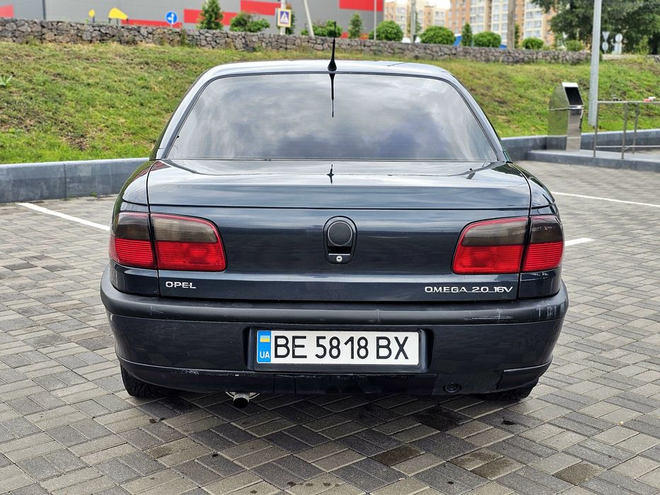 Opel Omega B 1997 2.0 механіка