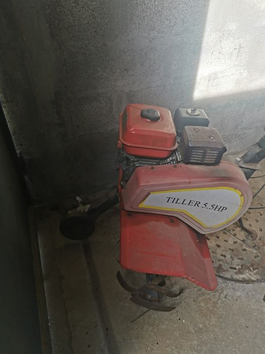 Moto enchada em bom estado