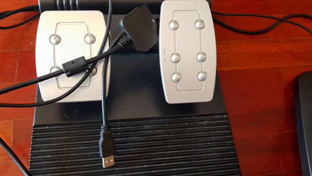 Vendo jogos Ps3, DS, Wii, volante e pedais da logic3 da ps3