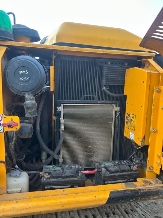 Екскаватор jcb js130
