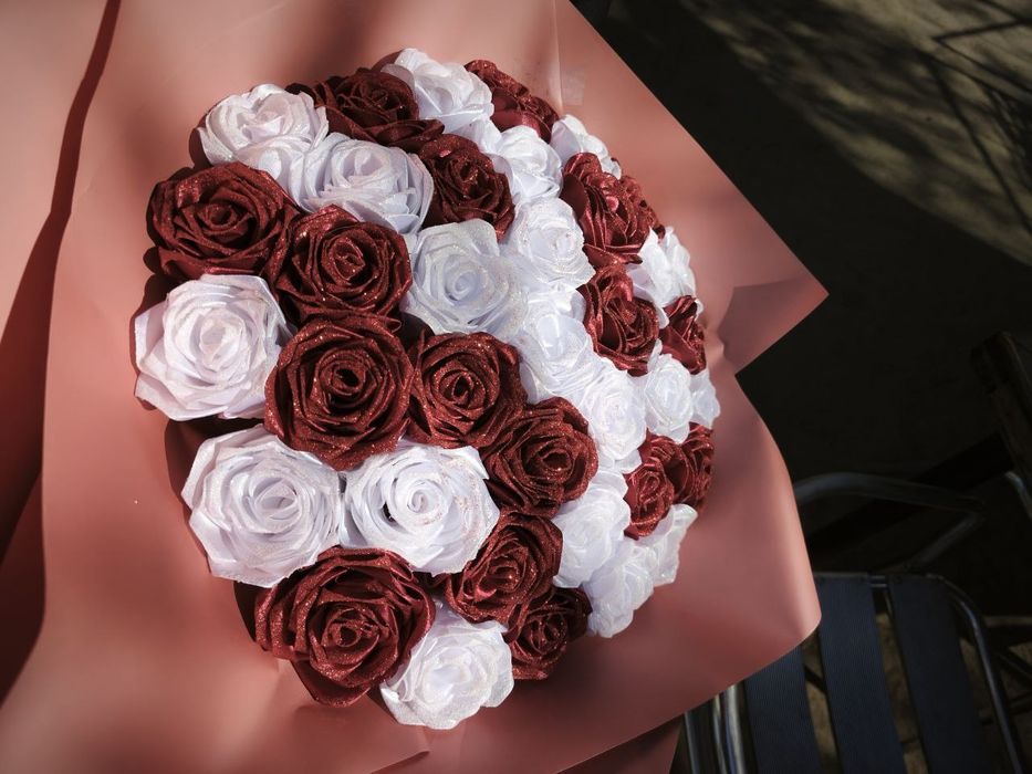 Букет из атласных ленточек