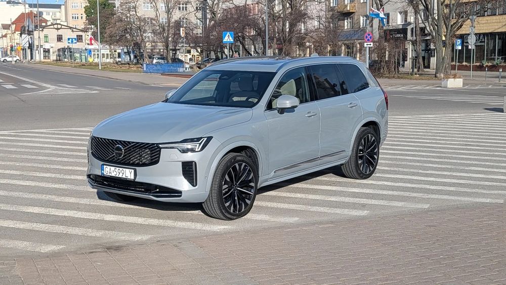 Volvo XC 90 Volvo XC90 Plus B6 300KM AWD