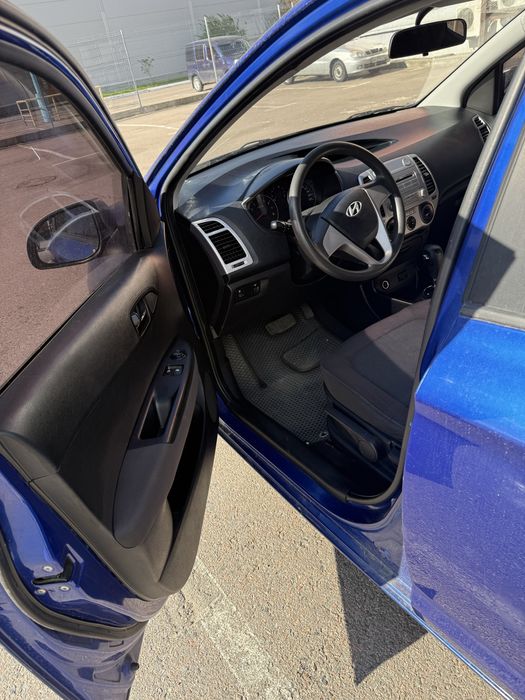 Huyndai i20 авто