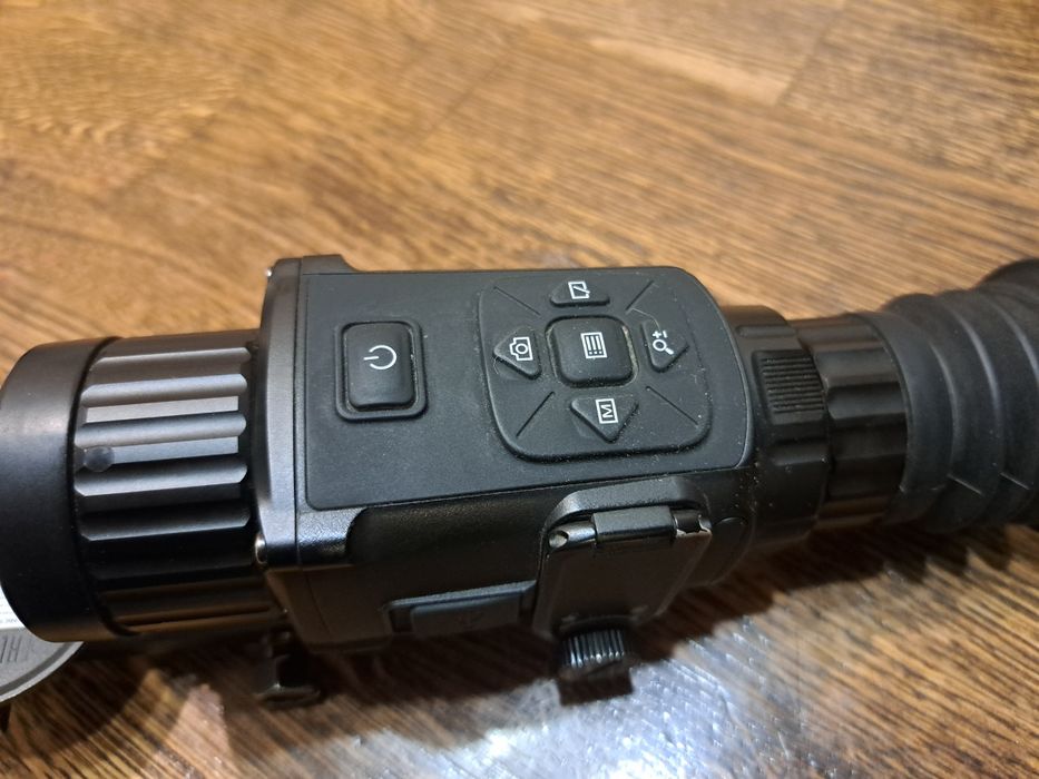 Продам Тепловізійний приціл NICMICRO 19
