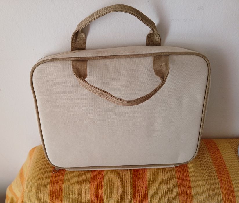 Conjunto vintage de talheres em maleta comprados à Redoute