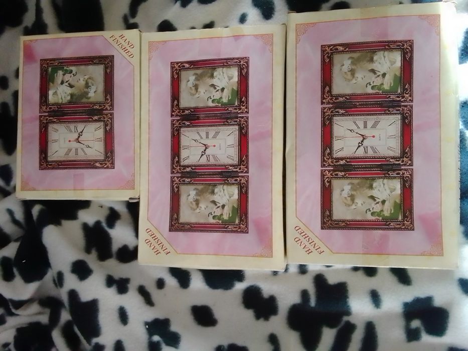 Molduras e relógios em caixa novas cada 1,50€