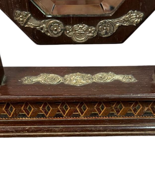 Toucador de Mesa em Pau Santo e Prata